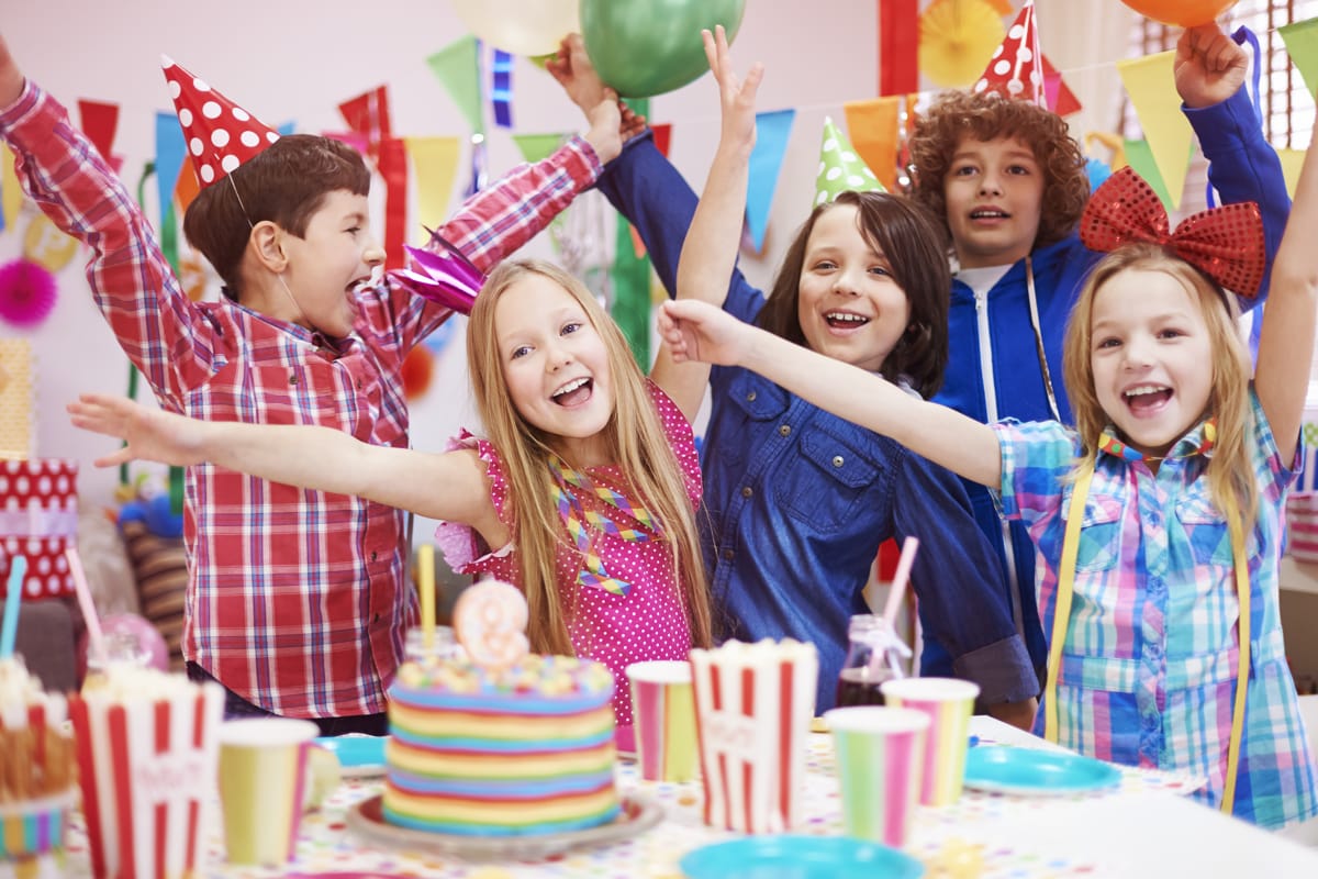 sharing_happiness_with_friends_party_1643718744 (1)